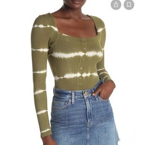 Green tie dye long sleeve bodysuit